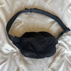 Black Men’s Waist Pack — Minimal Everyday Sling